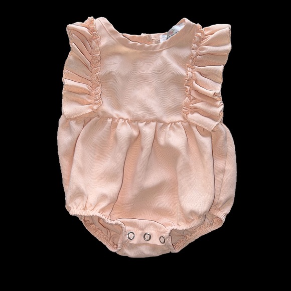 Pink romper 0-3 months - Picture 1 of 2